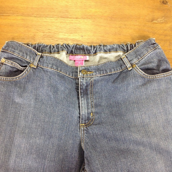 Liz Lange Elastic Waist Maternity Straight Jeans - Picture 2 of 6